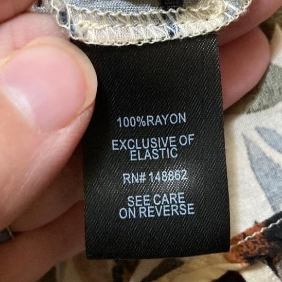 Torrid Women's Floral Smocked Off Shoulder Adjustable Strap Tunic Top Size 00/M - Picture 6 of 7